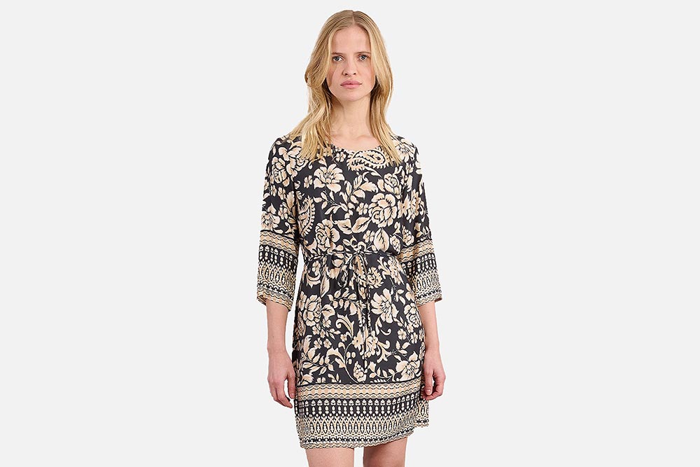 Robe tania molly bracken