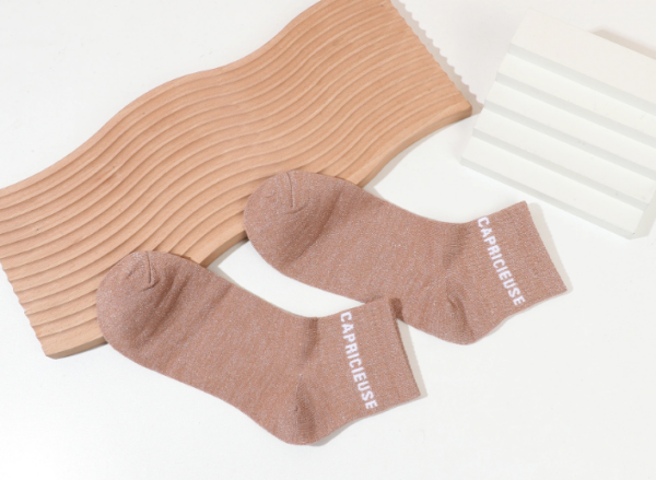 Chaussettes à Paillettes et Petit Message Taupe