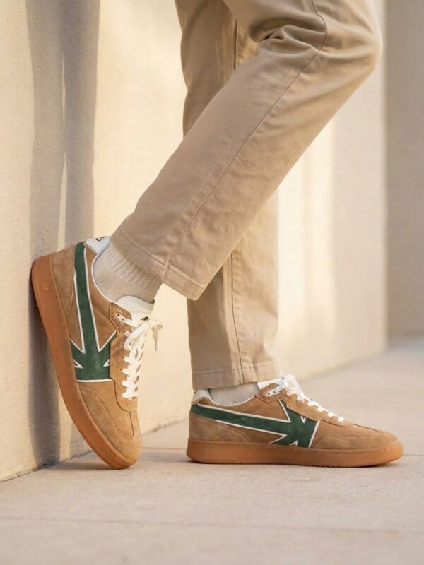 Baskets KAOTIKO Boston V Suede Wood, vue portée