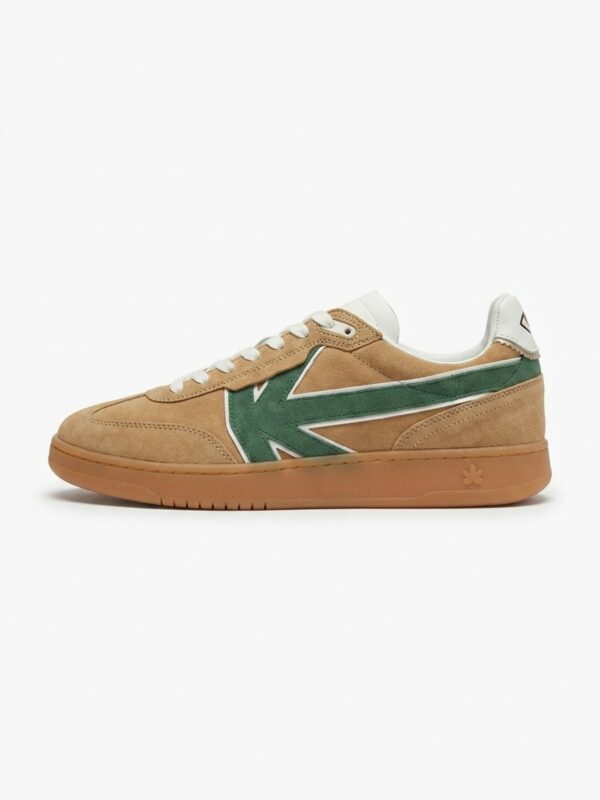 Baskets KAOTIKO Boston V Suede Wood, sur fond blanc