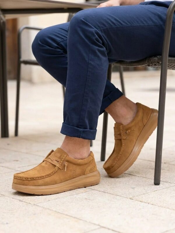 Chaussure bateau Saint‑Jean nubuck camel